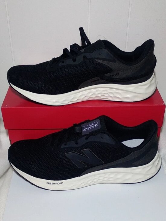 New Balance Mens 13 Extra Wide Fresh Foam Arishi v4 Running Shoes Black MARIS2ZL main image 11